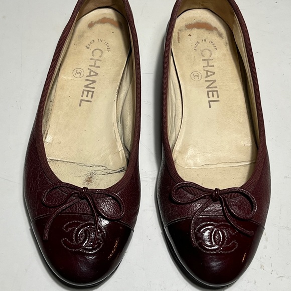 CHANEL Women's Dark Red Leather Flats - Picture 15 of 16